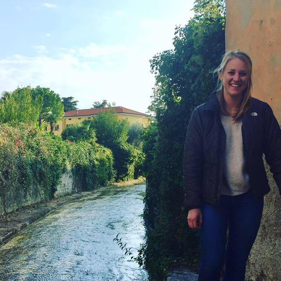 Meet your Posher, Katie - Picture 1 of 1